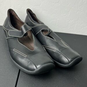 Wolky Black Leather Flats with Stitch Detail